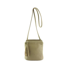 Load image into Gallery viewer, Sole Terra Handbags Leather Tassel Shoulder Bag